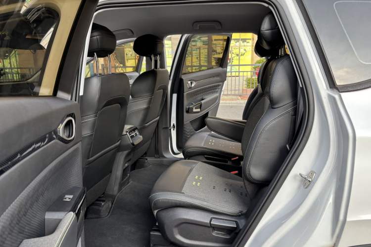 Used Baojun RM-5 2019 1.5T CVT Elite Version with 24-Hour Online Service 6 Seats