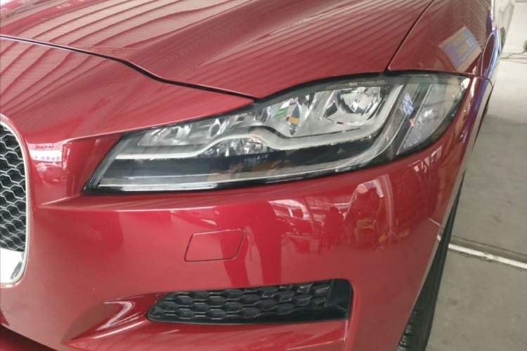 Used Jaguar F-PACE 2016 2.0T Two-Wheel Drive Urban Luxury Edition
