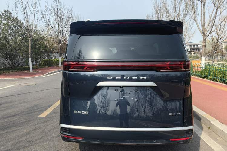 Used Denza D9 2024 DM-i 980 Four-Wheel Drive Flagship Model Exterior 8