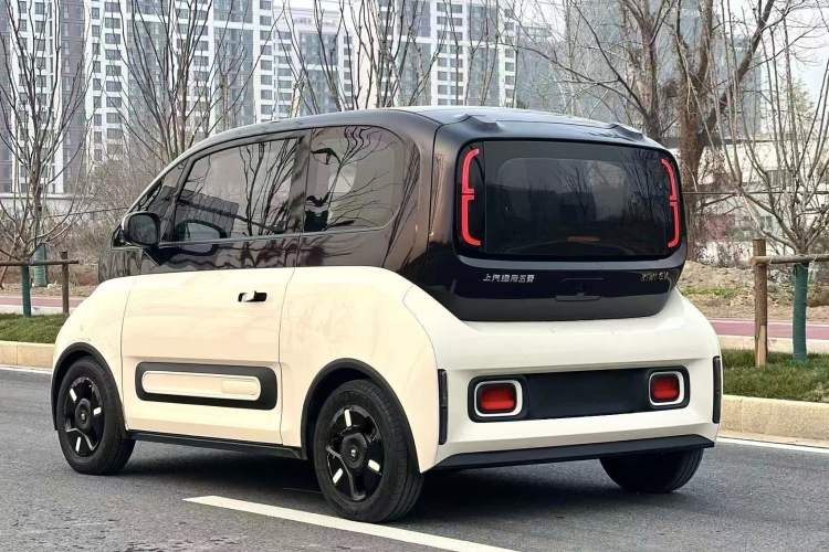 Used Baojun KiWi EV 2022 Artist Lite Edition Lithium Iron Phosphate
