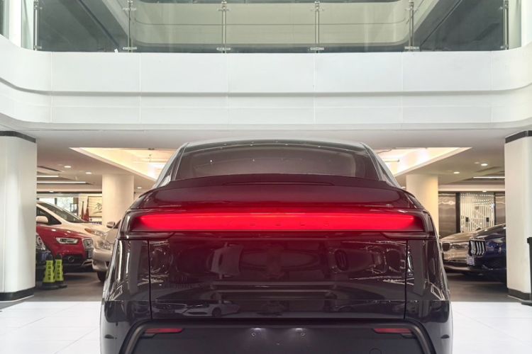 Used Tesla Model Y L 2025 Model Long-Range All-Wheel-Drive Version
