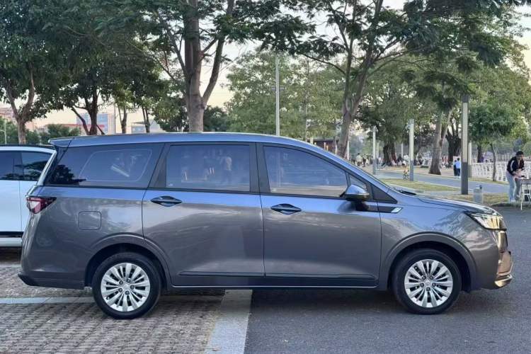 Used Wuling Jiachen 2022 1.5L Manual Enjoyment Elite Model
