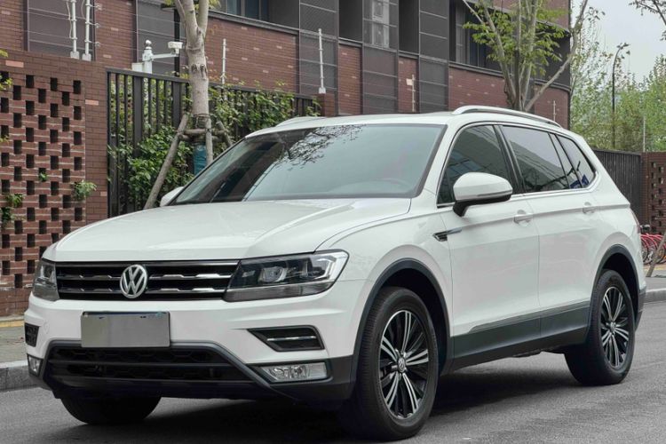Used Volkswagen Tiguan L 2020 330TSI Automatic Two-Wheel Drive Panoramic Comfort Edition China VI Standard