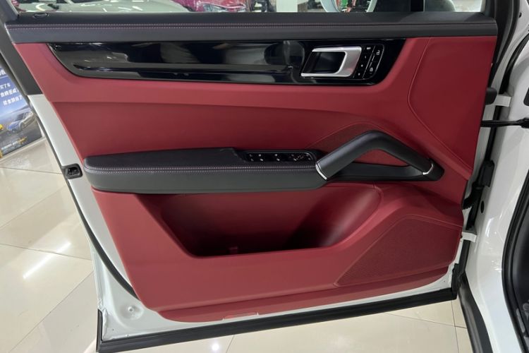 Used Porsche Cayenne 2019 Cayenne 3.0T Interior 9