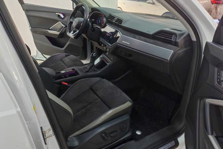 Used Audi Q3 2019 35 TFSI Fashion Dynamic Model