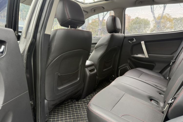 Used Geely Auto GX7 2015 Classic Edition 1.8L Manual Elite Model China V Standard Interior 5