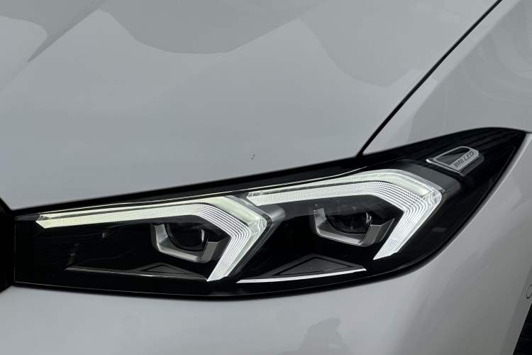 Used BMW 3 Series 2025 330Li M Sport Shadowline Package Exterior 8