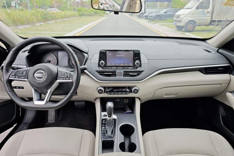 Used Nissan Teana 2019 2.0L XL Comfort Edition Interior 4