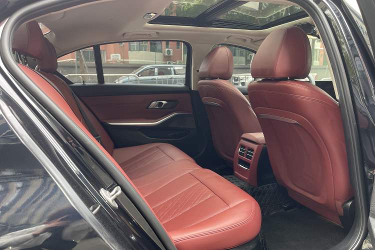 Used BMW i3 2024 eDrive 35 L
