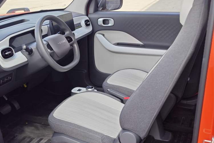 Used Geely Galaxy Panda 2025 210km Panda Rider Interior 5