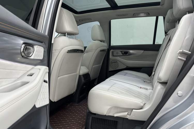 Used GAC Trumpchi GS8 2022 Dual-Engine Series 2.0TM Two-Wheel Drive Prestige Edition (7 Seats)