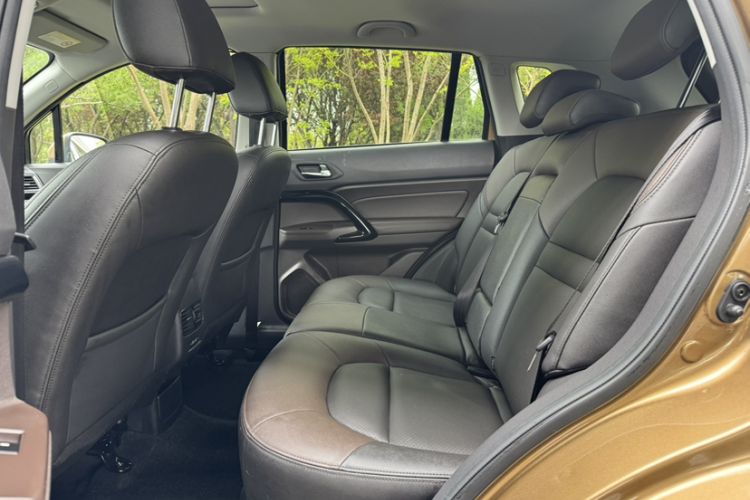 Used GAC Trumpchi GS4 2017 235T Automatic Two-Wheel Drive Luxury Smart Connectivity Version Interior 1