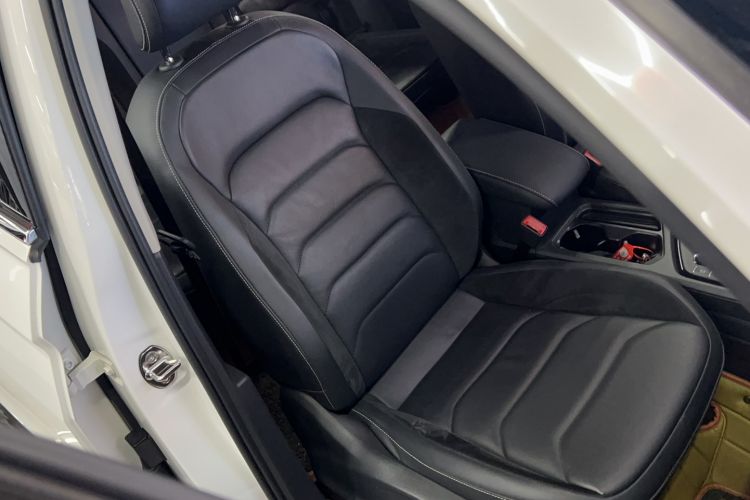 Used Volkswagen Tiguan L 2018 330TSI Automatic Two-Wheel Drive Comfort Edition Right Front Seat