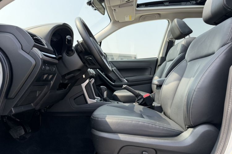 Used Subaru Forester 2016 2.5i Luxury Navigation Edition
