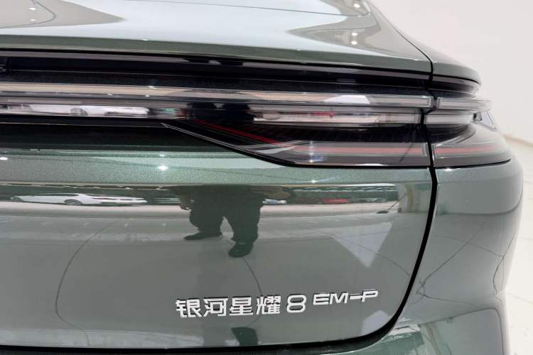 Used Geely Galaxy 8 2025 130km EM-P Starship Edition
