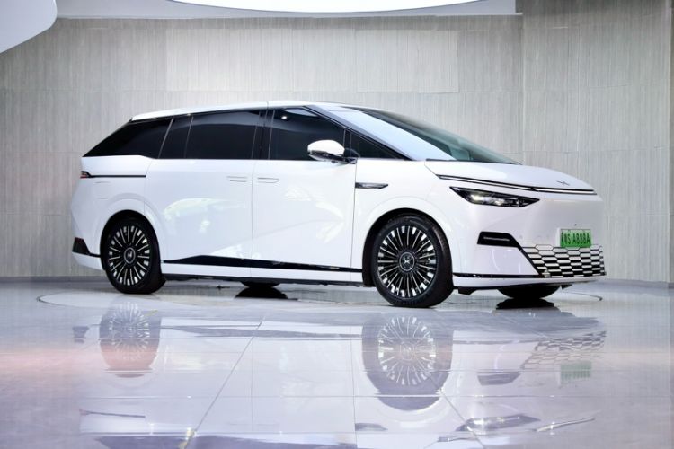 Used XPeng X9 2025 740 Ultra-Long Range Max