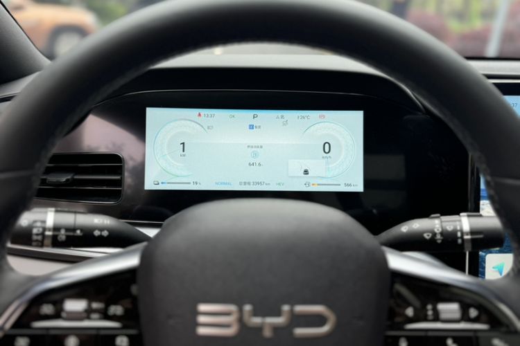 Used BYD Seal 2024 HONOR Edition DM-i 1.5L 121km Luxury Model Odometer Close Up