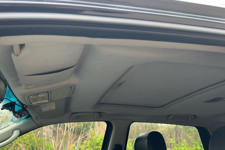 Used JMC Yusheng S350 2013 2.4T Manual Two-Wheel Drive Diesel Ultra-Luxury 5-Seater
