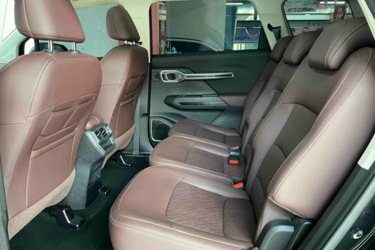 Used Geely Auto Haoyue 2022 1.8TD Automatic Prestige 7-Seater Interior 4