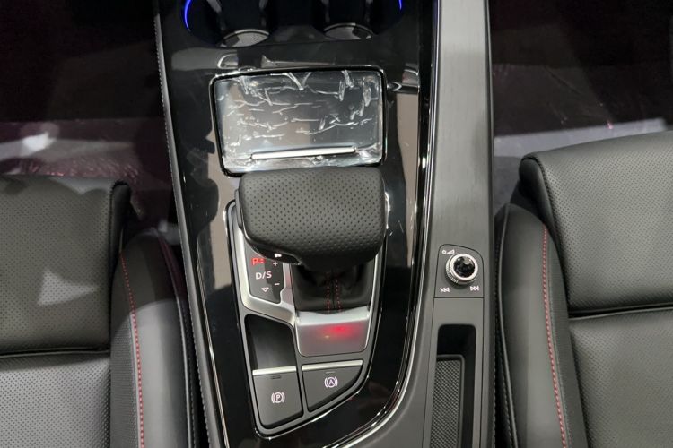 Used Audi A4L 2025 2 Million Units Enjoyment Version 40 TFSI Luxury Dynamic Edition
