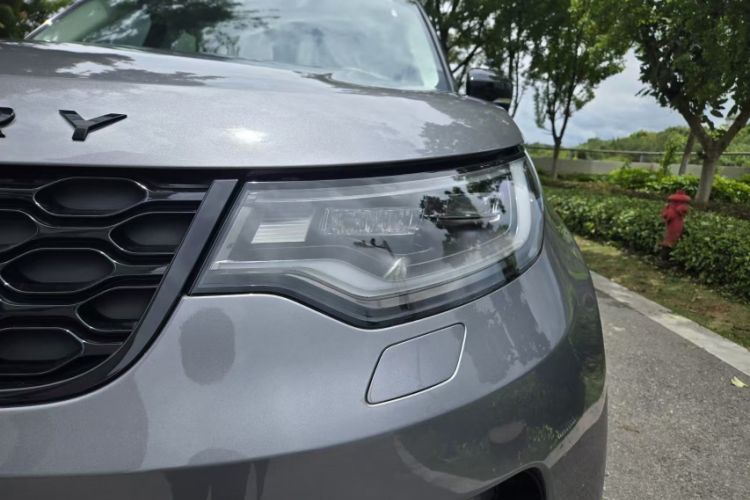 Used Land Rover Discovery 2023 Revised Version 360 PS R-Dynamic S