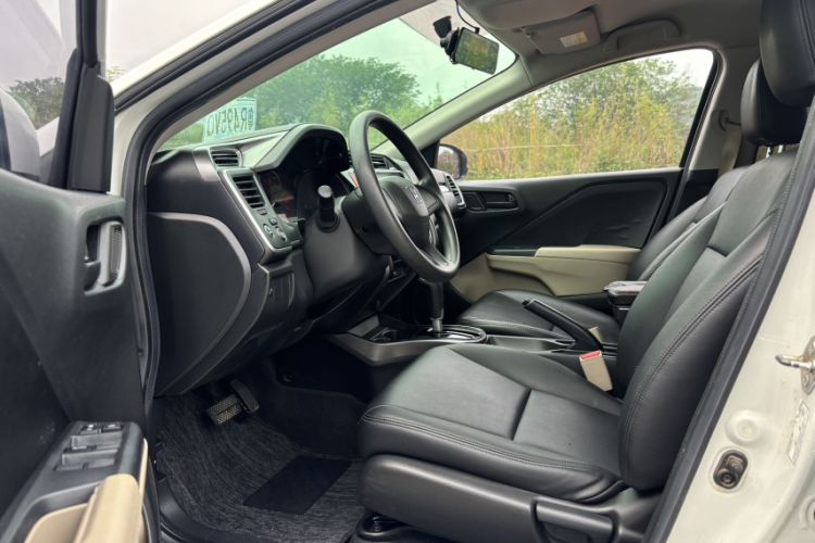 Used Honda Greiz 2016 1.5L CVT Classic Edition Interior 3