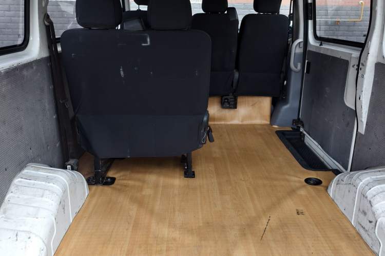 Used SAIC MAXUS Xintu V80 2018 2.5T 6-speed manual Aoyuntong short-wheelbase ultra-low roof 5- or 6-seat model Interior 7