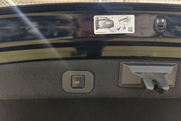 Used Lincoln Continental 2017 2.0T Two-Wheel Drive Deluxe Edition