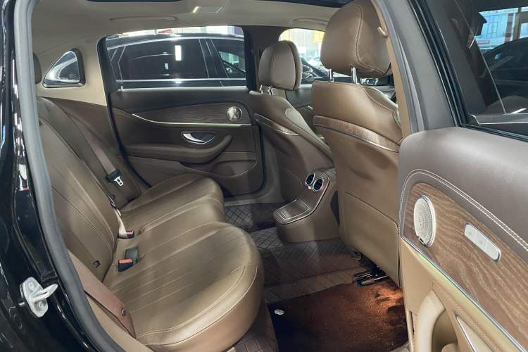 Used Mercedes-Benz E-Class 2022 E 300 L Stylish Model Interior 13