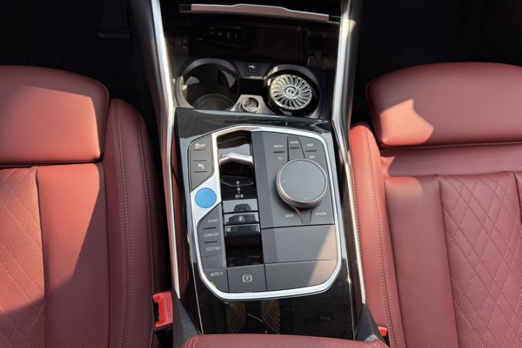 Used BMW i3 2024 eDrive 35 L
