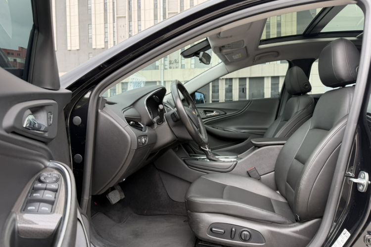 Used Chevrolet Malibu XL 2022 535T Automatic Sport Edition Interior 4