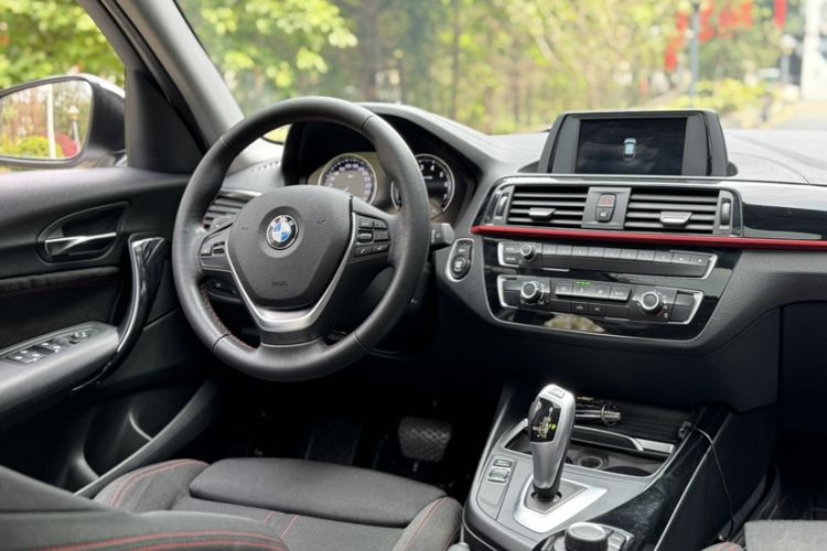 Used BMW 1 Series 2018 118i Sport Design Package
