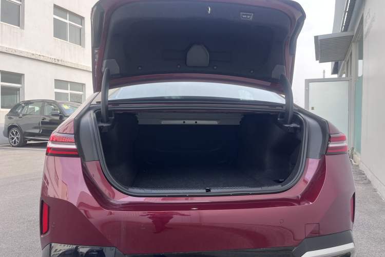 Used BMW i5 2024 eDrive 35L Luxury Model with M Sport Package