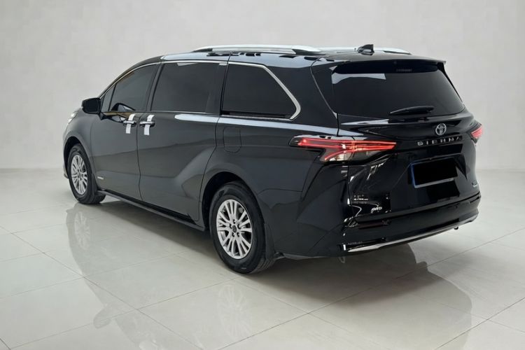 Used Toyota SIENNA 2021 2.5L Hybrid Premium Edition Exterior 3