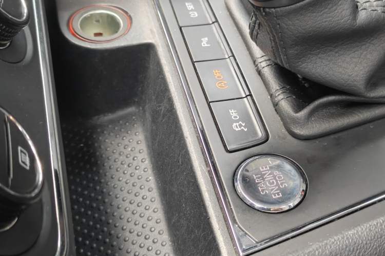 Used Volkswagen Gran Lavida 2017 230TSI DSG Comfort Edition Interior 6