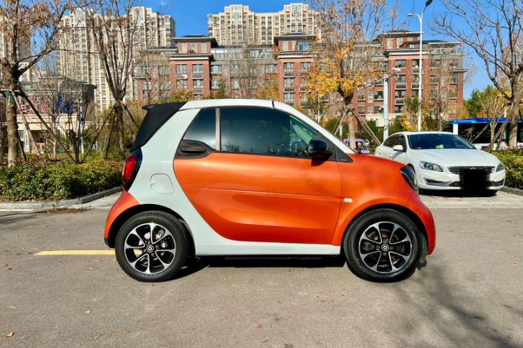 Used smart fortwo 2016 1.0L 52 kW Convertible Passion Edition
