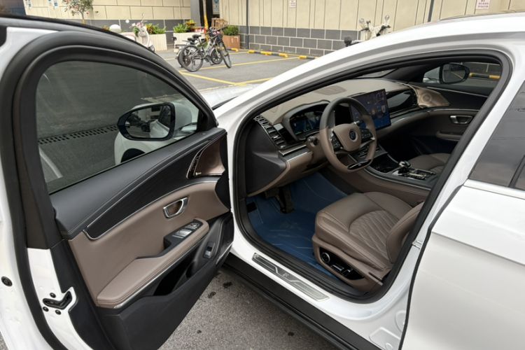 Used BYD Han 2020 EV Long-Range Deluxe Model Interior 1