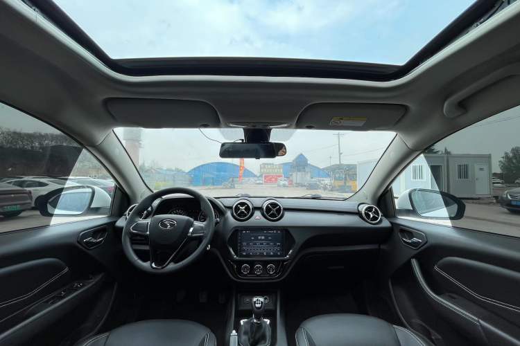 Used Soueast DX3 2022 1.5L Manual Luxury Version Interior 5