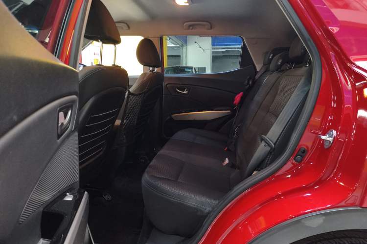 Used SsangYong Tivolan 2015 1.6L Automatic Two-Wheel Drive Zhi Chun Edition