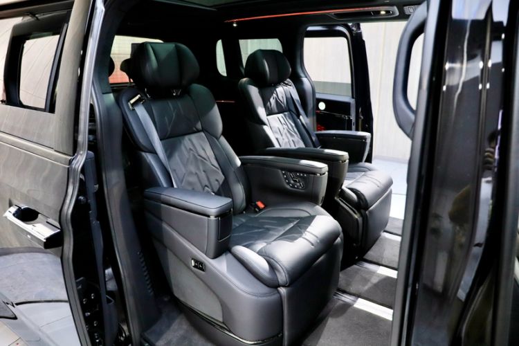 Used Zeekr 009 2024 7-Seater Walk-Through Version Four-Wheel Drive 108 kWh Interior 2