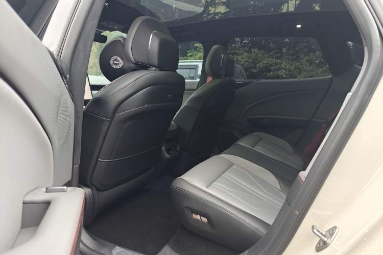 Used Zeekr 007GT 2025 Rear-Drive Intelligent Driving Version 75 kWh
