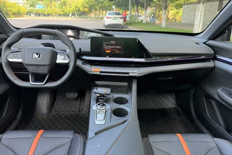 Used Changan UNI-V 2024 1.5T Prestige Edition