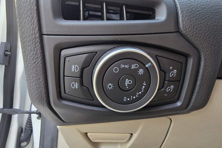 Used Ford Focus 2015 Sedan EcoBoost 180 Automatic Flagship Model