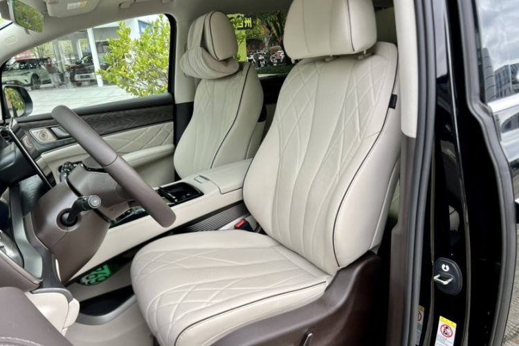 Used Denza D9 2024 DM-i 1050 Luxury Model