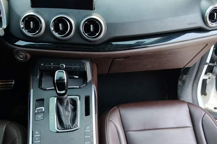 Used Wey VV5 2017 2.0T Ultra-Luxury Version