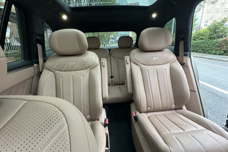 Used ONVO Luxeed L90 2025 Model—Max Six-Seater Version Interior 2