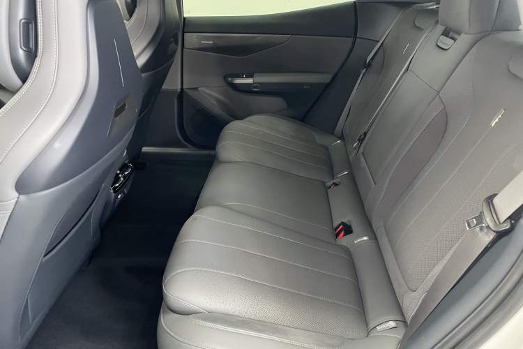 Used Lynk & Co 07 2024 EM-P 126 Long-Range Ultra