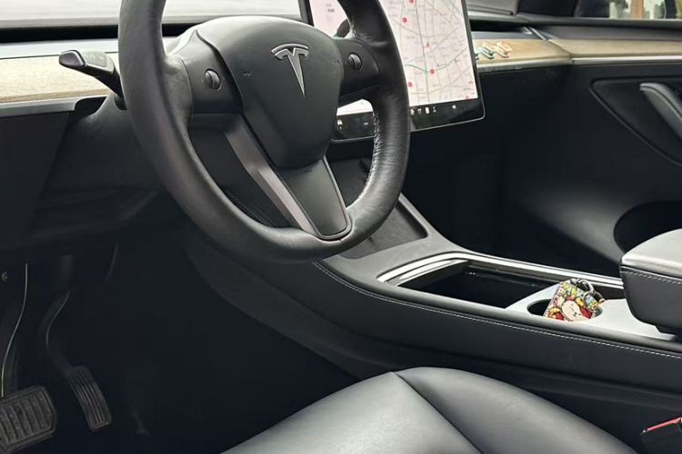 Used Tesla Model Y 2021 Long-Range All-Wheel-Drive Version 3D7