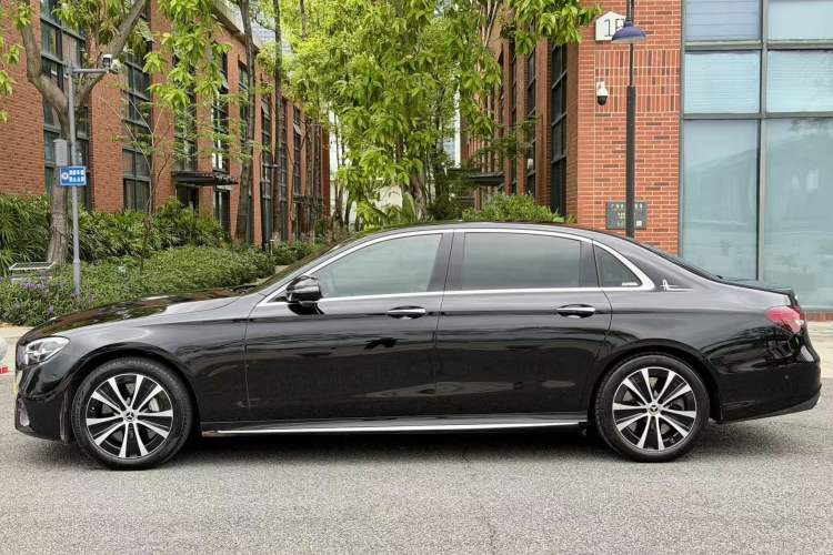 Used Mercedes-Benz E-Class New Energy 2022 Facelift E 350 e L Plug-in Hybrid Sedan
