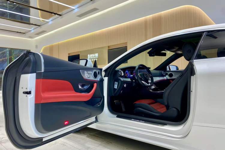 Used Mercedes-Benz E-Class 2017 E 200 4MATIC Coupe